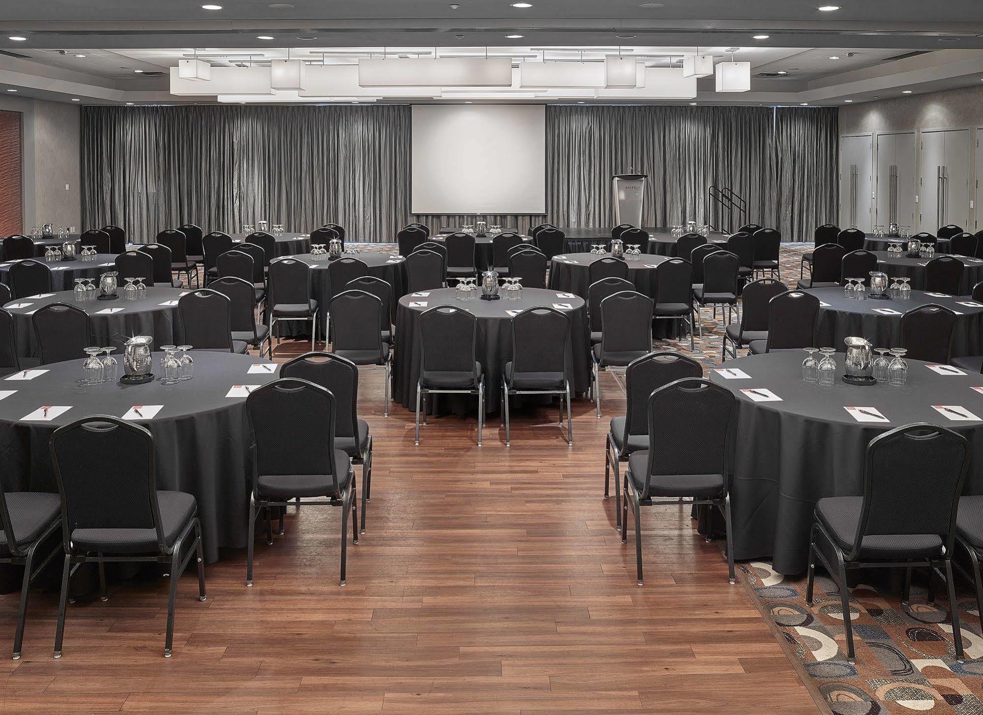 Matrix Hotel Edmonton Eksteriør bilde